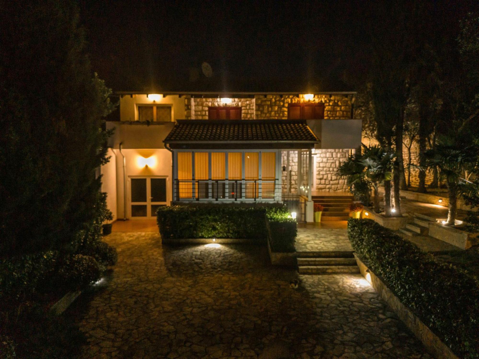 Vila Regi Μεντουλίν Εξωτερικό φωτογραφία